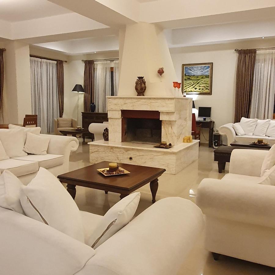 Liknon Hotel กาลัมปากา ภายนอก รูปภาพ